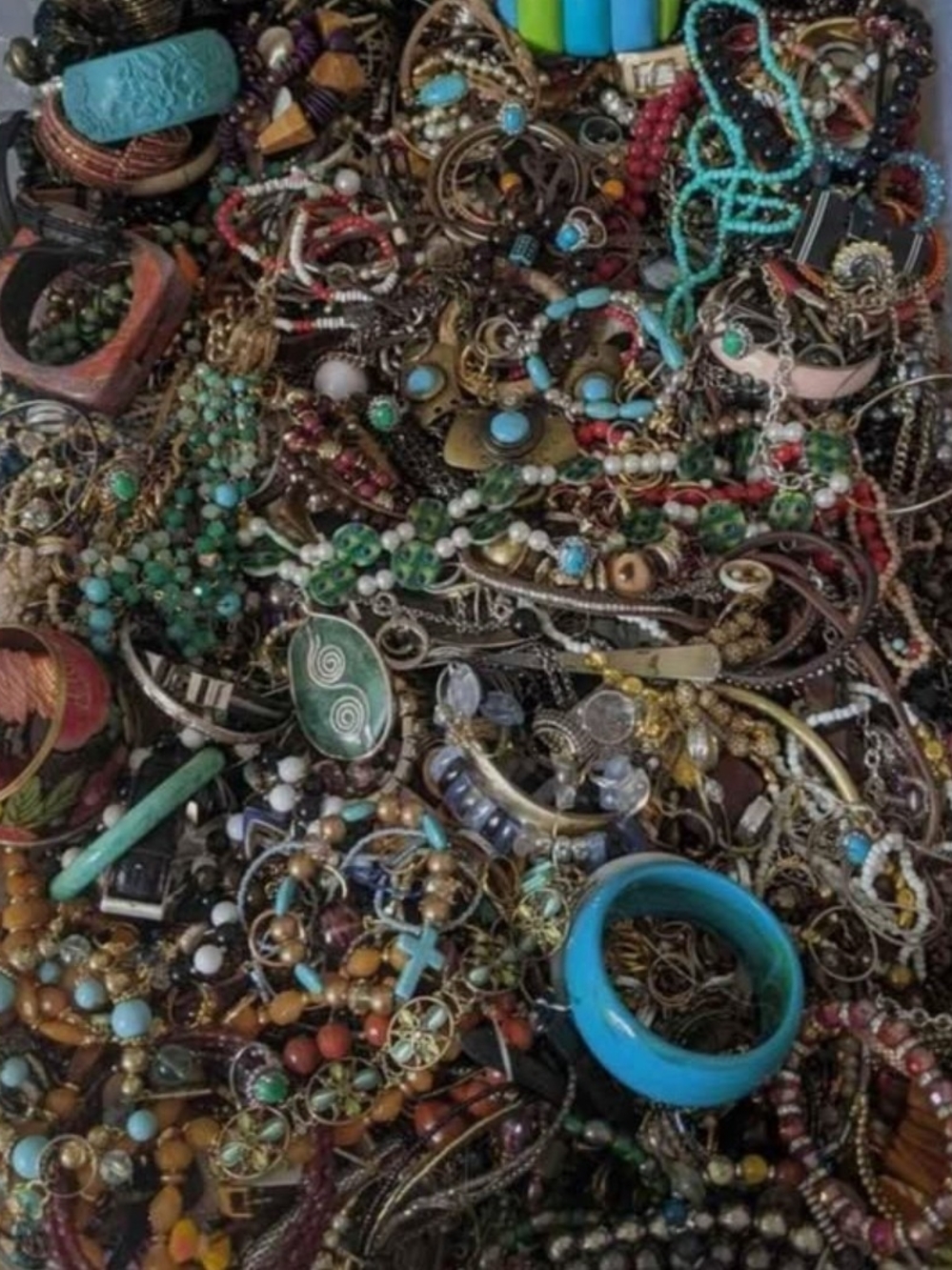 7 pounds jewelry lot costume vintage rings necklaces bracelets earrings pins ran